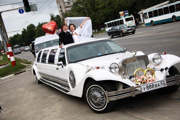 Старинный лимузин на свадьбу