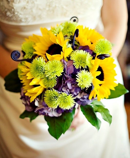 Свадебный букет в фиолетово-желтом цвете