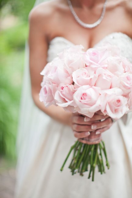 Нежно-розовый свадебный букет