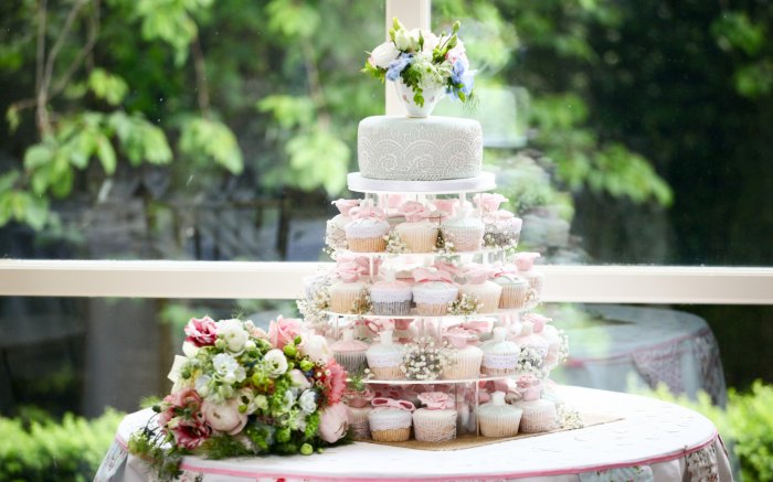 Торт из капкейков на свадьбу