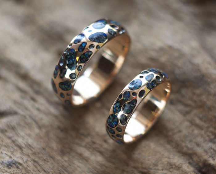 Обручальные кольца из недорогого металла - бижутери
