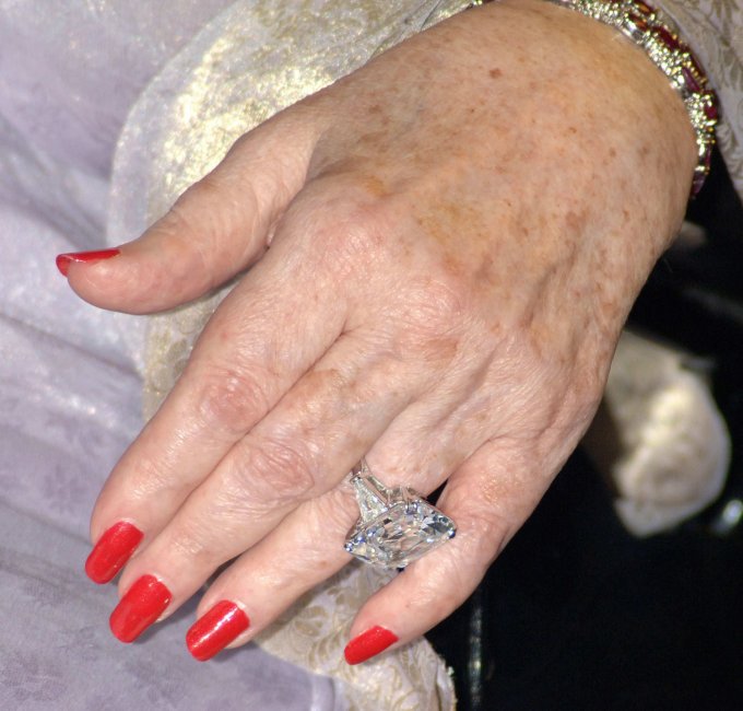 Самое дорогое кольцо в мире Элизабет Тейлор