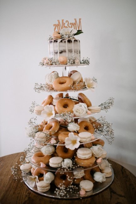 Свадебный торт с пончиками