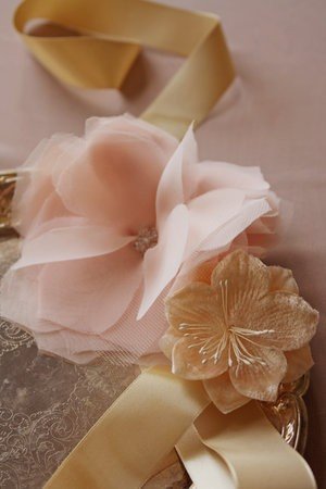 Готовый цветок из ткани для украшения прически