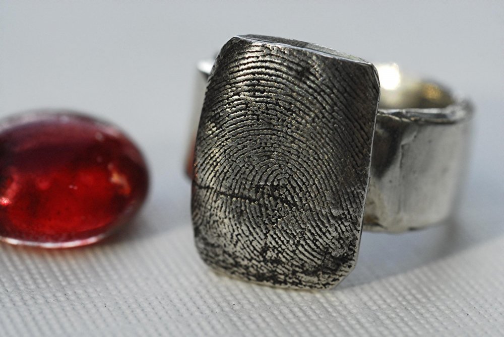 Массивное кольцо с отпечатком пальцев