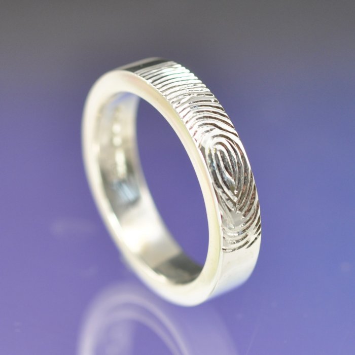 Обручальное кольцо с отпечатком пальцев