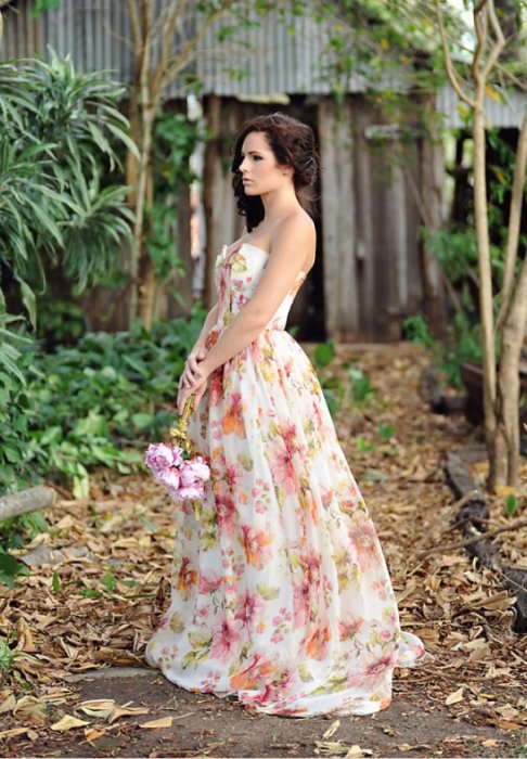 Легкое платье с цветочным принтом