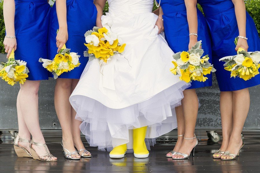 Желтые сапожки для невесты
