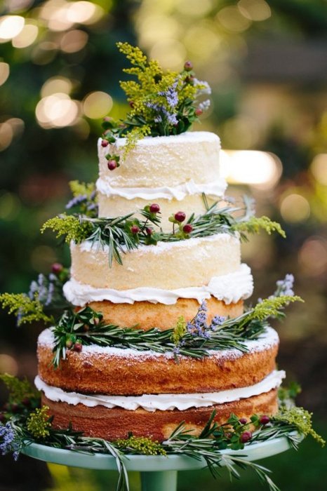 Свадебный торт с открытыми коржами с эффектом омбре