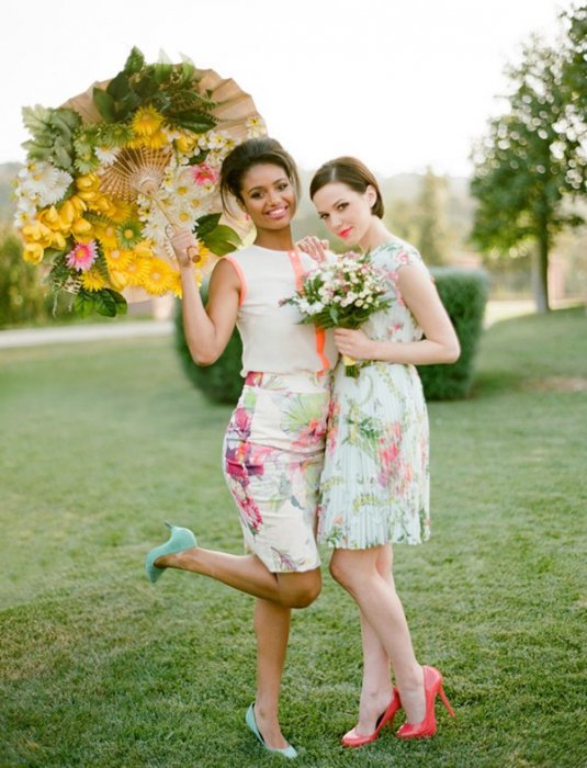 Платья с цветочным принтом в стиле шебби шик