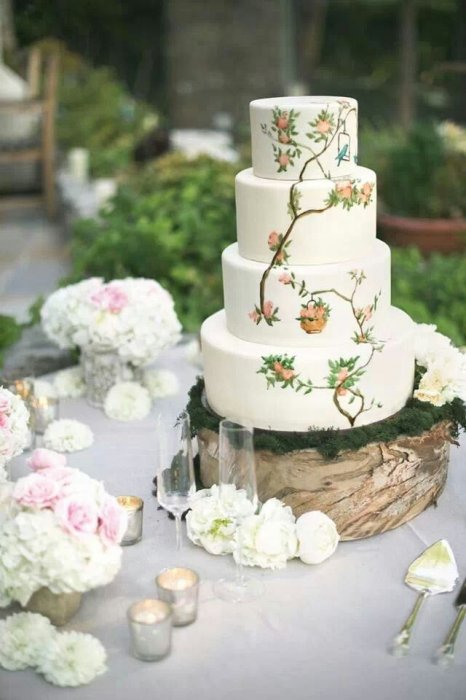 Свадебный торт, расписанный вручную