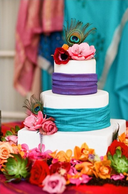 Красочный торт на свадьбу