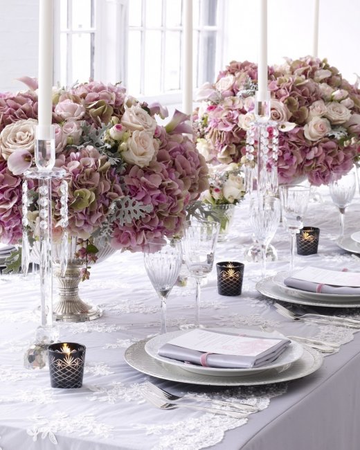 Сервировка стола для серо-розовой свадьбы