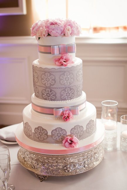 Торт для серо-розовой свадьбы
