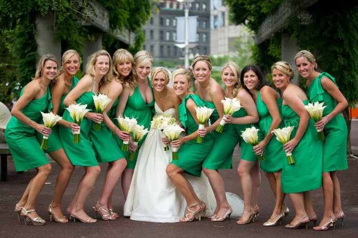 Наряды подружек невесты для зеленой свадьбы