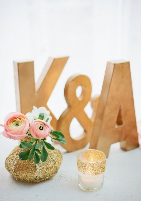 Аксессуары для свадьбы в золотом цвете