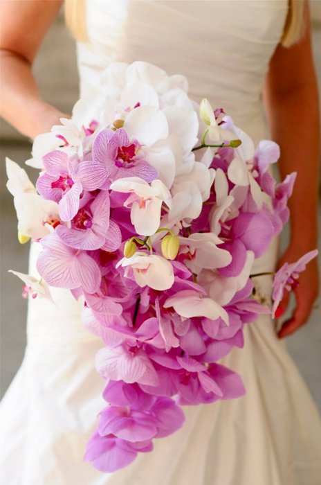 Красивый свадебный букет с орхидеями