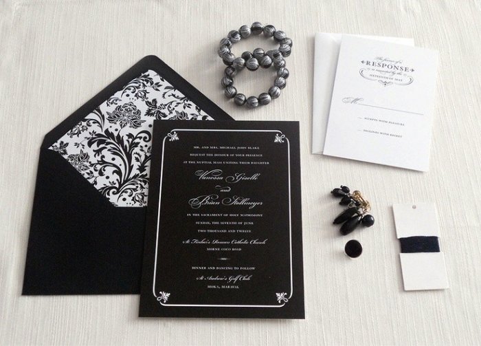 Приглашение на свадьбу в черно-белом цвете