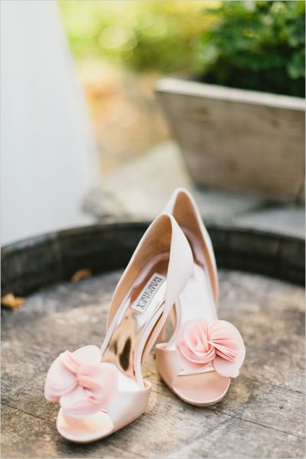 Нежно-розовые туфельки для невесты