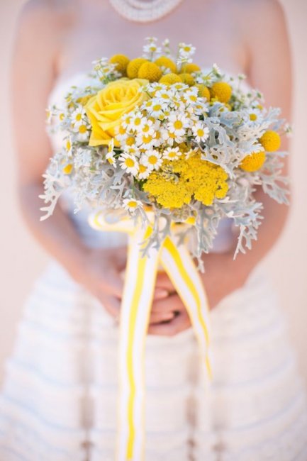 Серо-желтый букет невесты