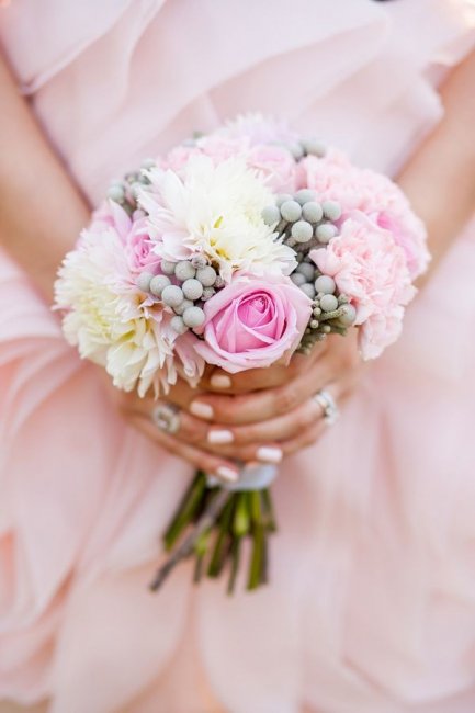 Букет невесты для серо-розовой свадьбы