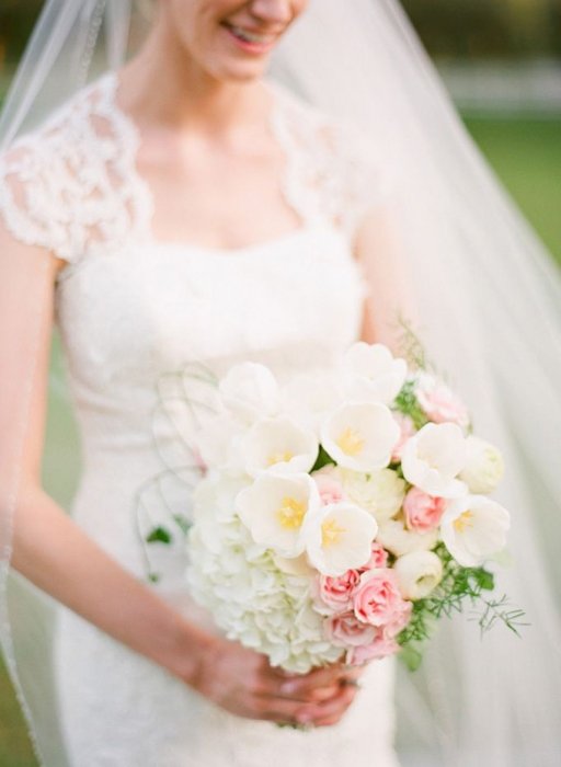 Романтичный букет невесты с тюльпанами