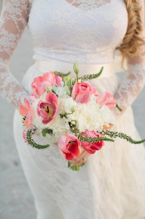 Свадебный букет с тюльпанами