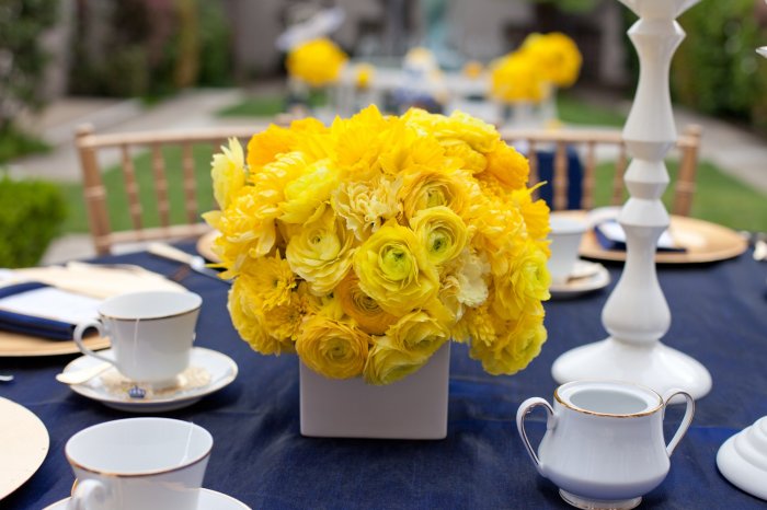 Свадебное торжество в сине-желтом цвете