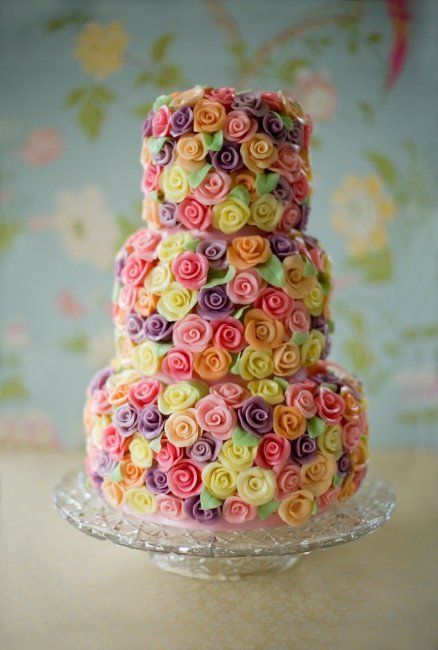 Разноцветный свадебный торт