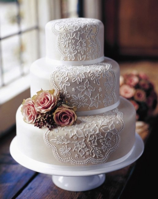 Кружевной свадебный торт