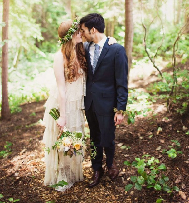 Наряды жениха и невесты для лесной свадьбы