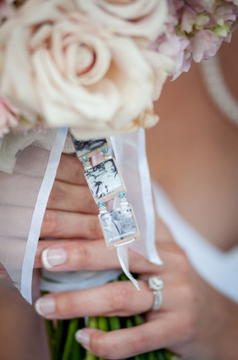 Букет невесты  с фотомедальоном