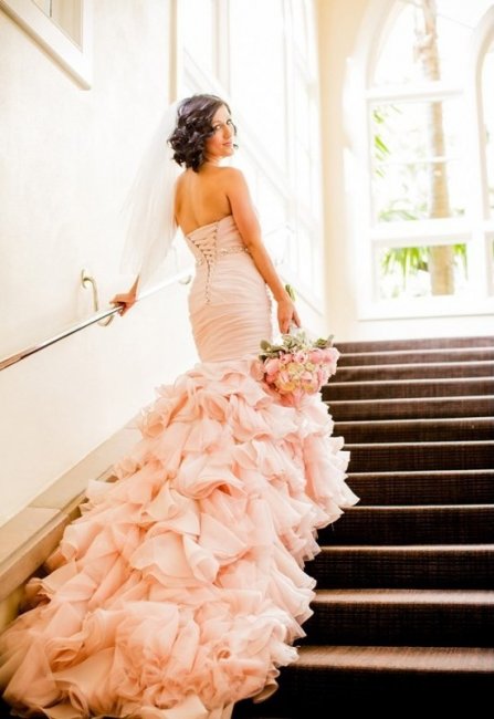 Свадебное платье в пастельных тонах