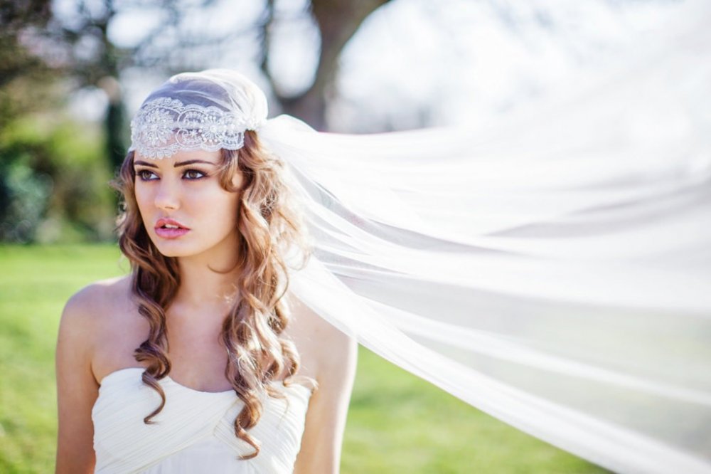 Bridal cap из кружева с фатой