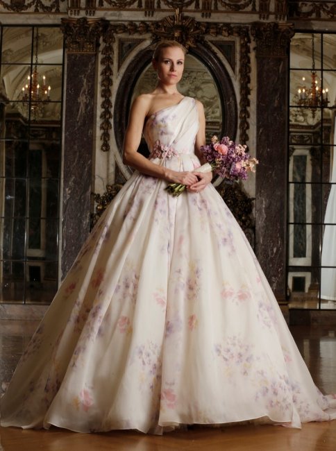 Свадебное платье с акварельным принтом