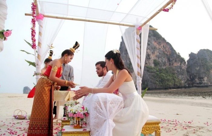 Свадебная церемония в тайском стиле