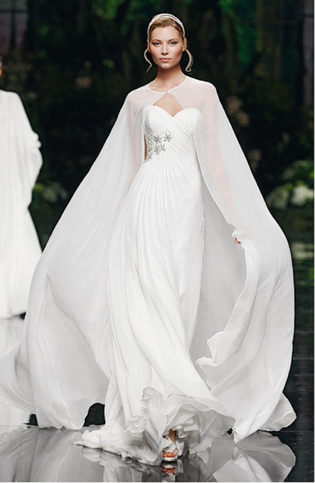 Свадебное платье платье с кейпом