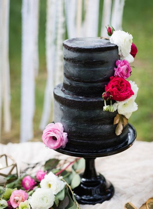 Черный свадебный торт
