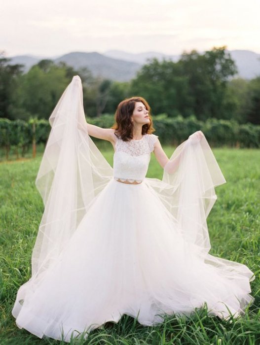 Раздельные юбка и верх свадебного платья