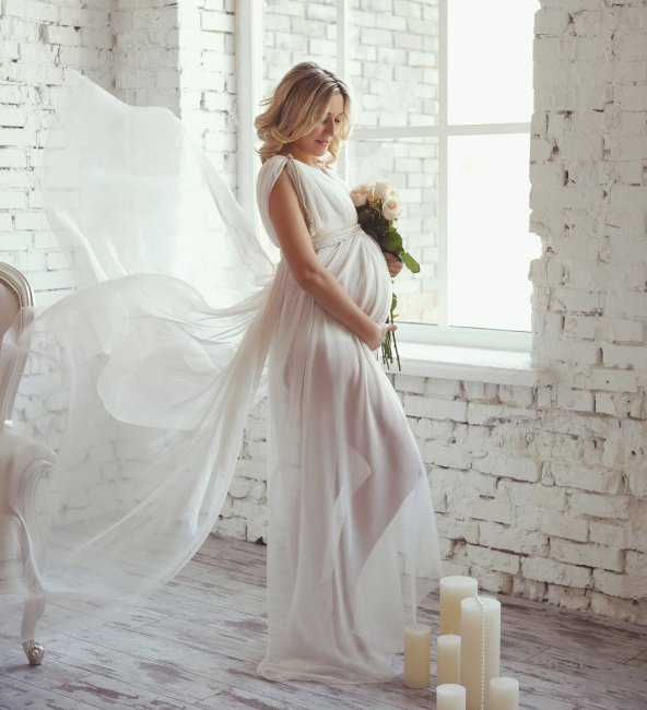 Беременная невеста в будуарном платье