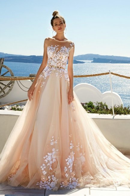Пастельное свадебное платье