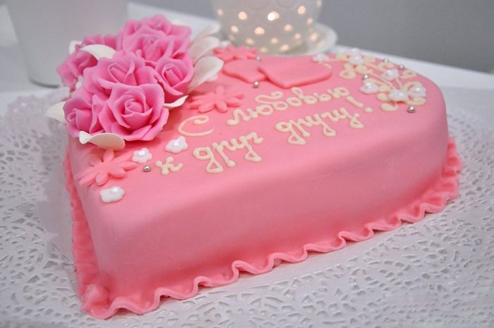 Розовый торт на годовщину