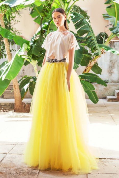 Свадебное платье кроп топ с яркой желтой юбкой