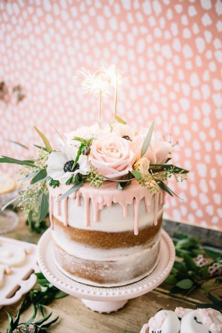 Торт со свечами на восковую свадьбу