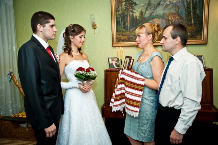 Благословение молодых родителями невесты