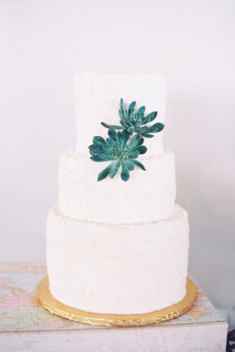 Минималистичный дизайн торта на свадьбу
