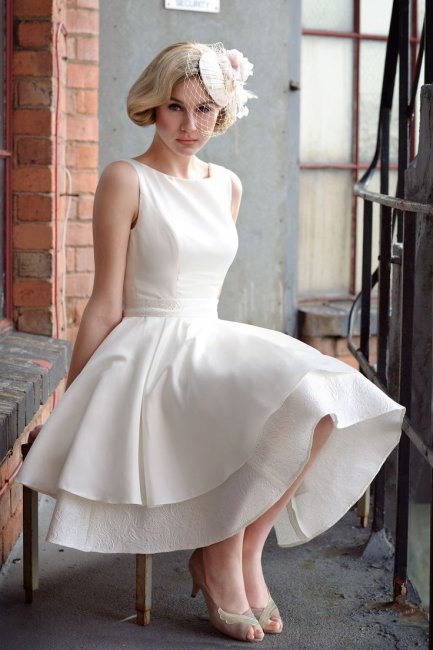 Короткое свадебное платье в стиле винтаж