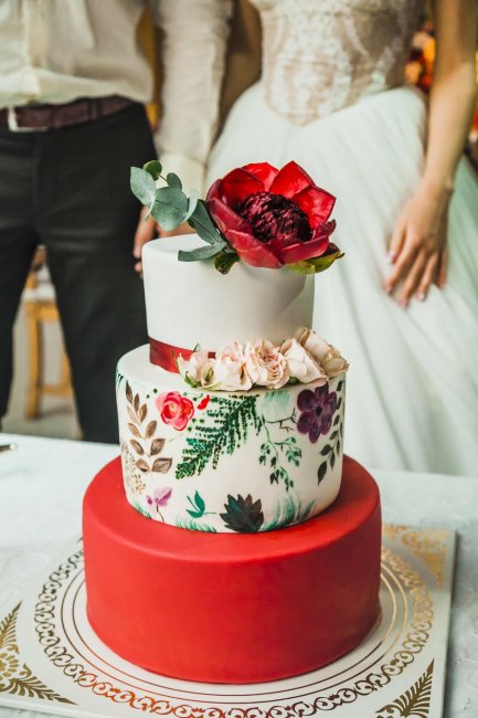 Оригинальное оформление свадебного торта