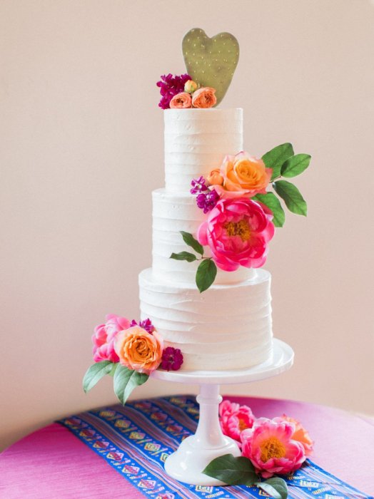 Яркий дизайн торта на свадьбу