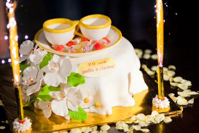 Торт на фарфоровую свадьбу